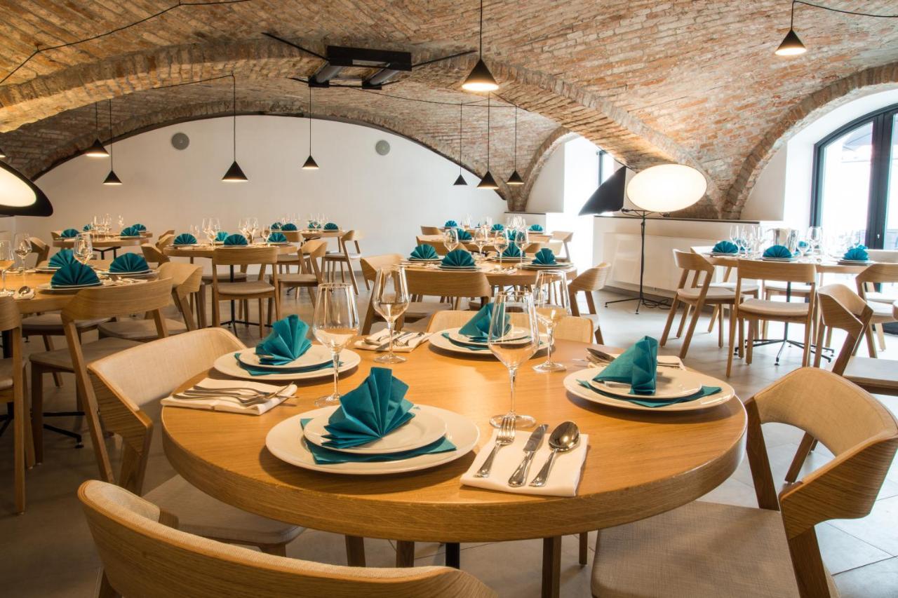Hotel Restaurant Na Navsi Ricany  Eksteriør bilde