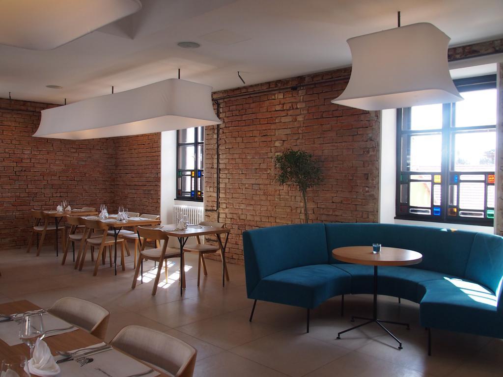 Hotel Restaurant Na Navsi Ricany  Eksteriør bilde