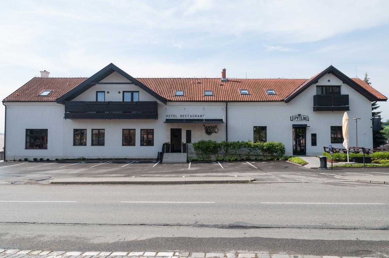 Hotel Restaurant Na Navsi Ricany  Eksteriør bilde